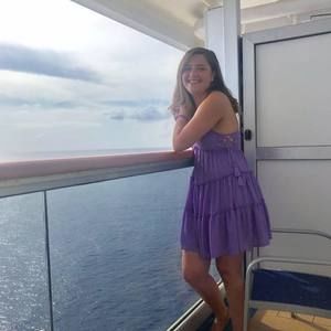 Meet your Posher, Avery